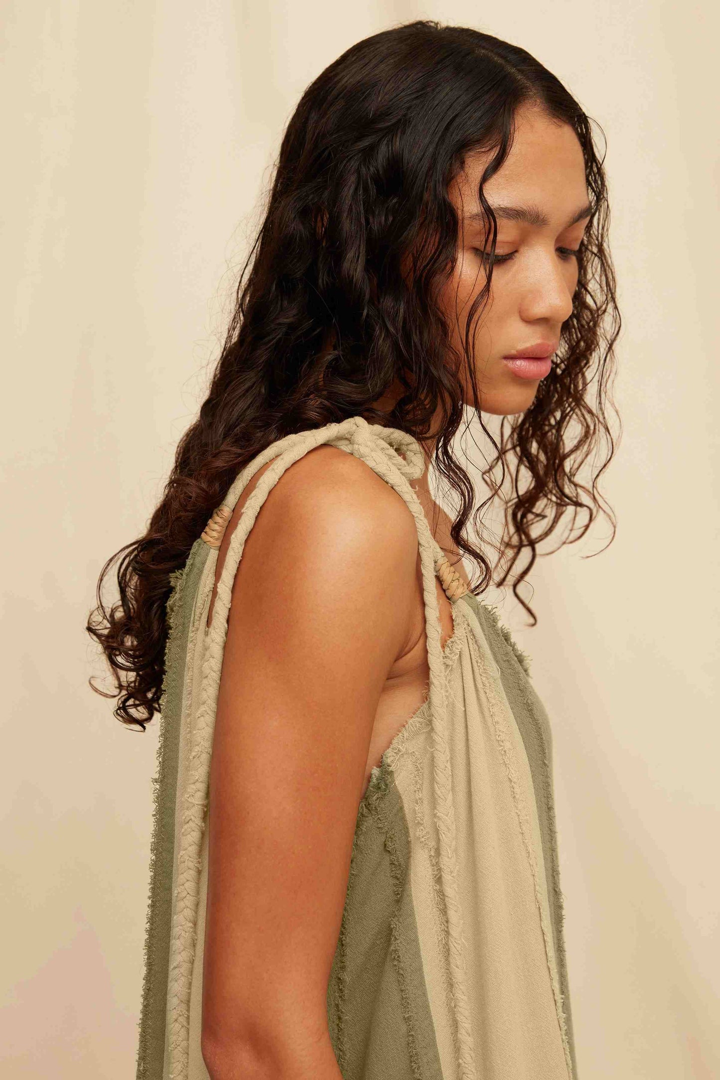 AKBAL LINES DRESS - OLIVE / SEPIA