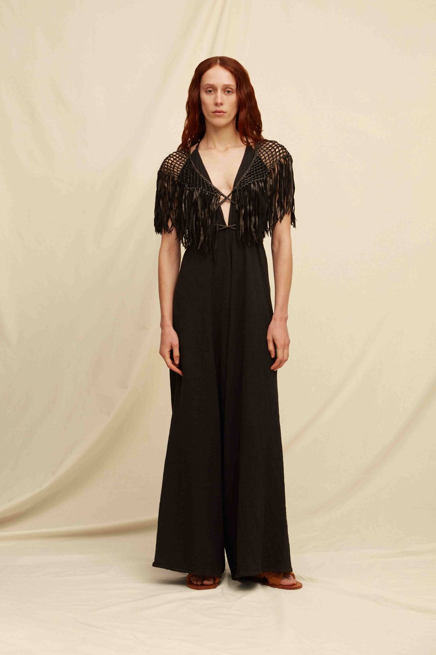 CHIICH CAPE - BLACK