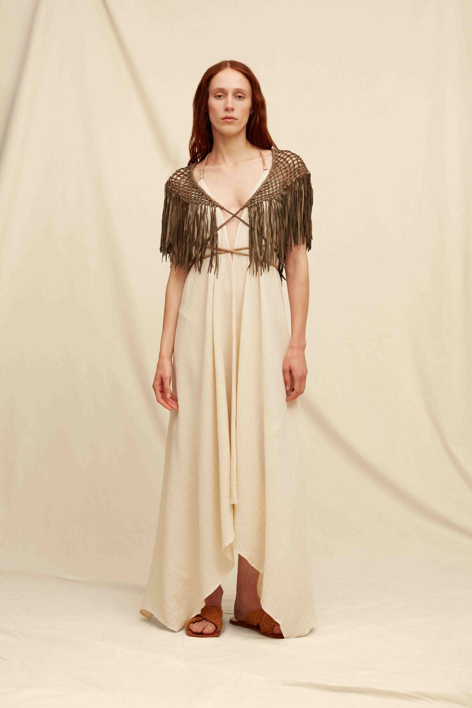 CHIICH CAPE - LIGHT GREY Hover Image