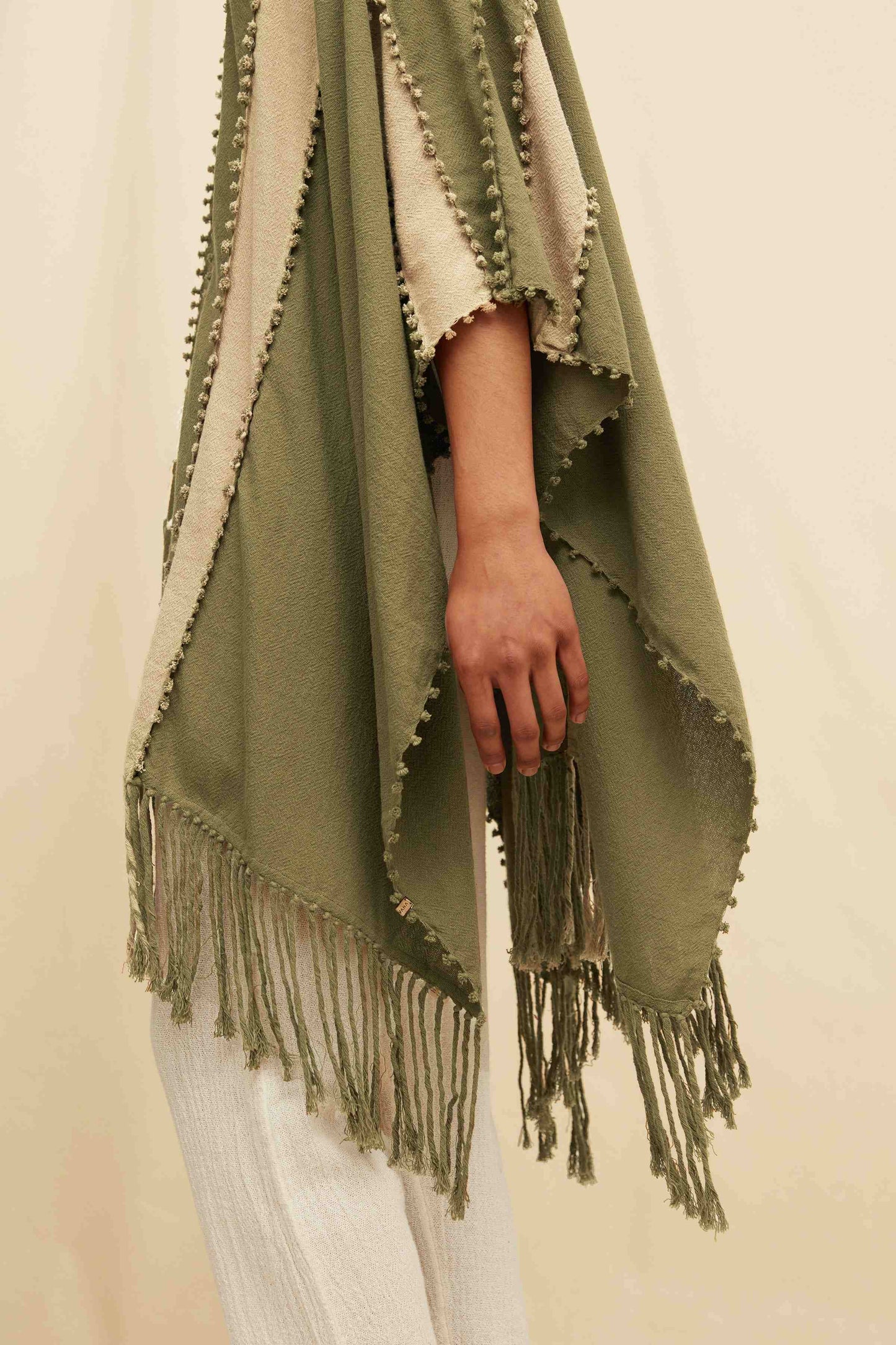 YALCHEN KNOTS LINES CAPE - OLIVE / SEPIA