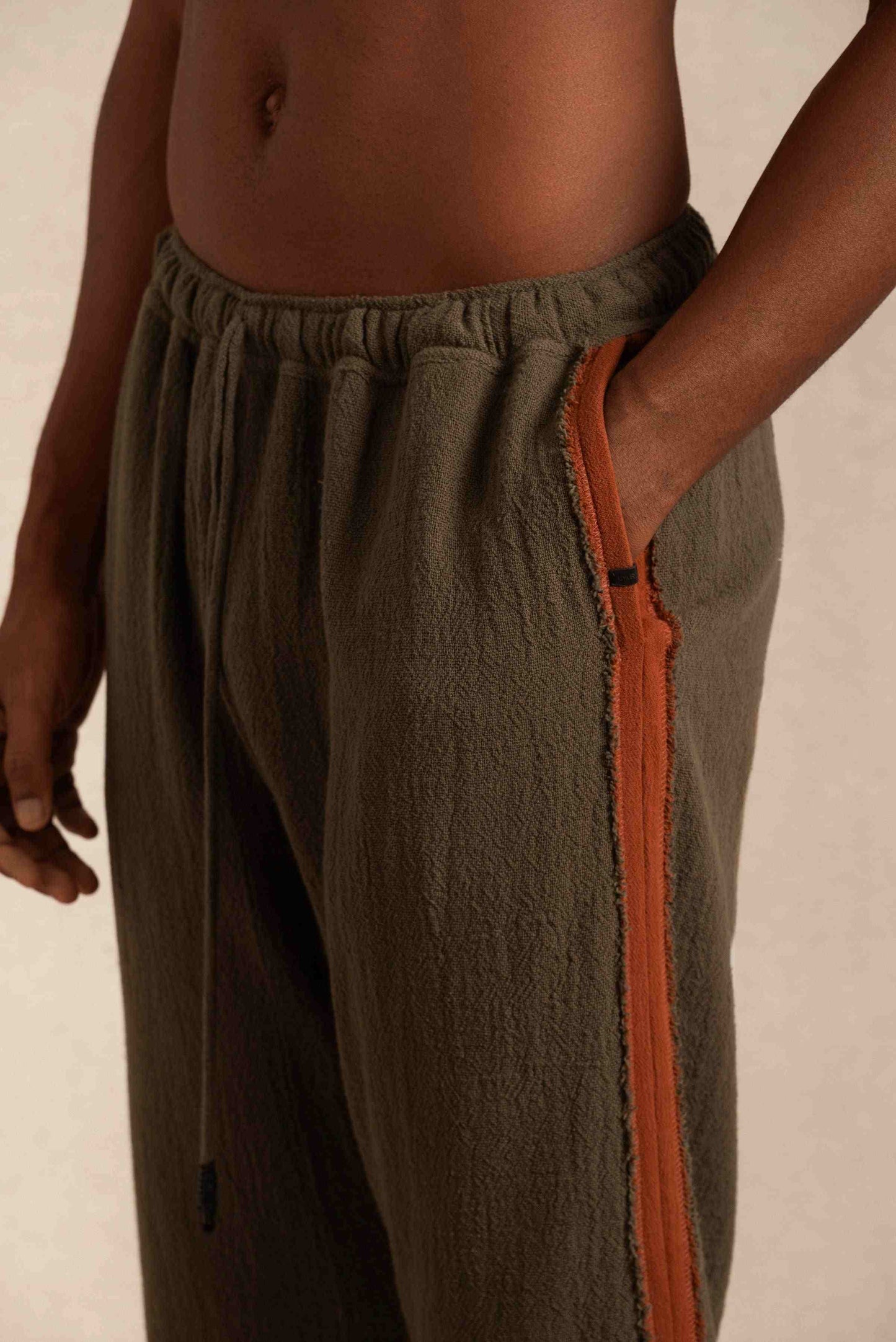 CHAYIKA PANTS - SLATE BLACK / KAOBA