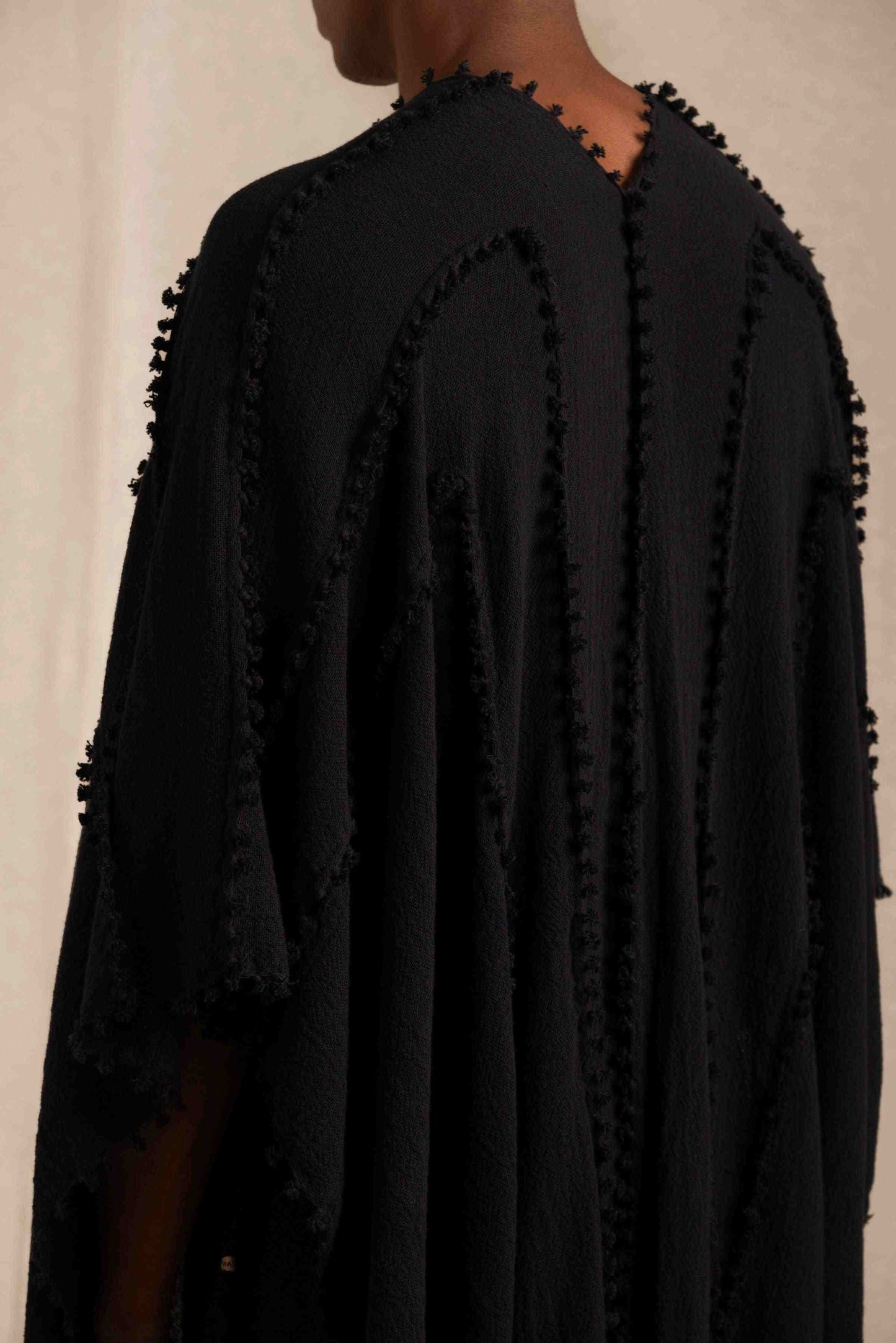 YALCHEN KNOTS CAPE - BLACK