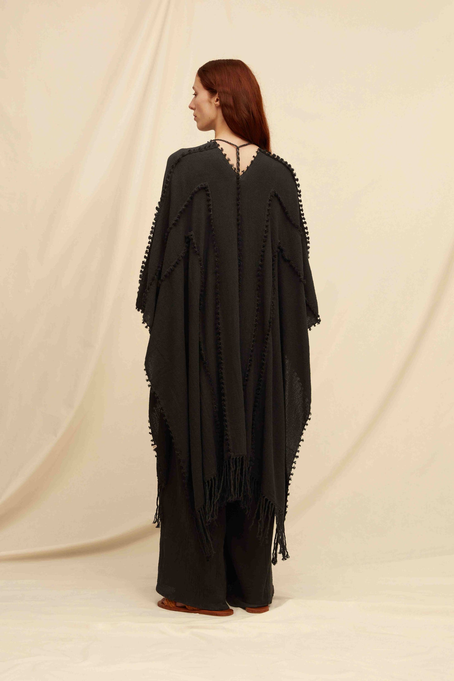 YALCHEN KNOTS CAPE - BLACK