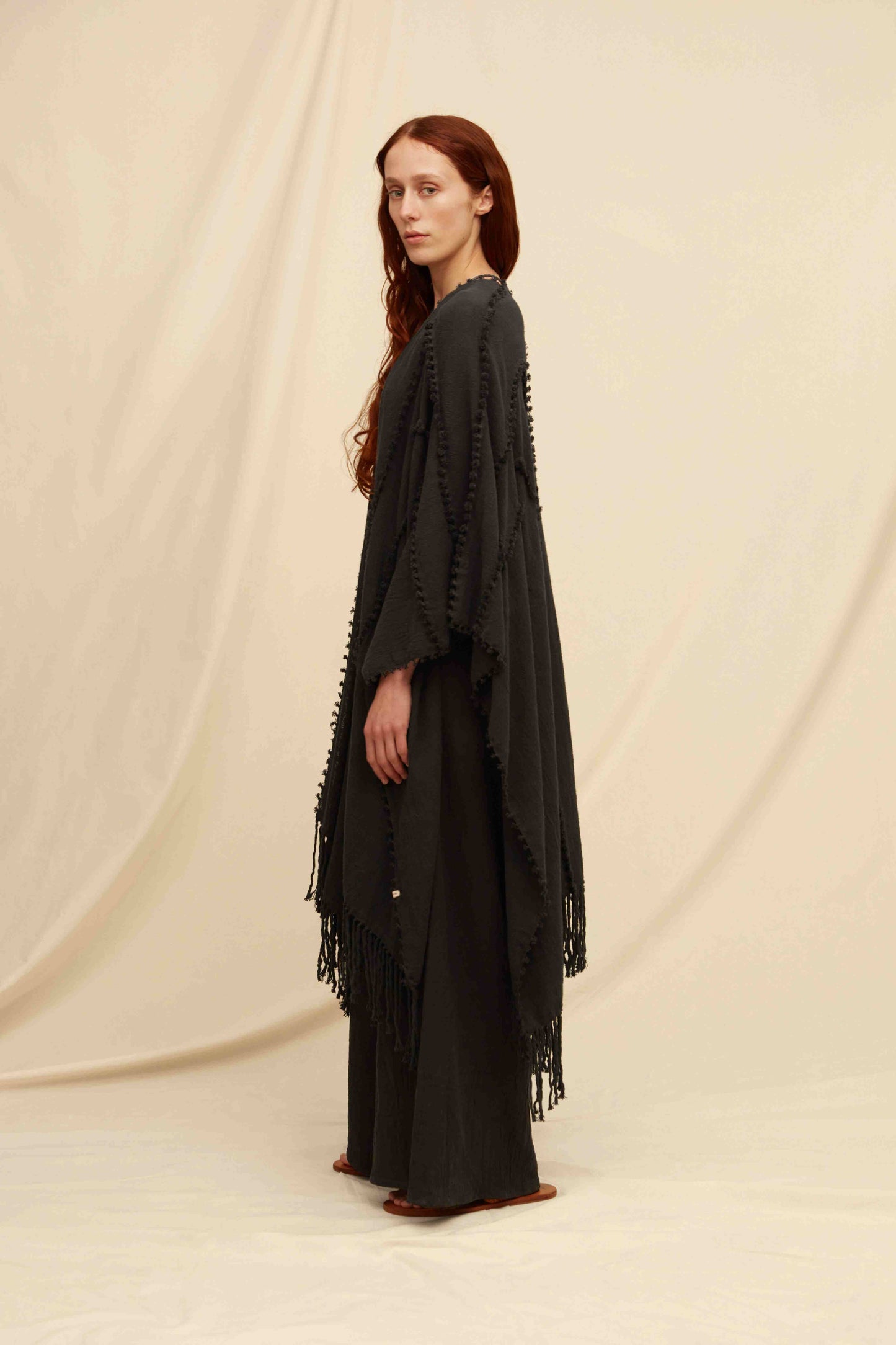 YALCHEN KNOTS CAPE - BLACK