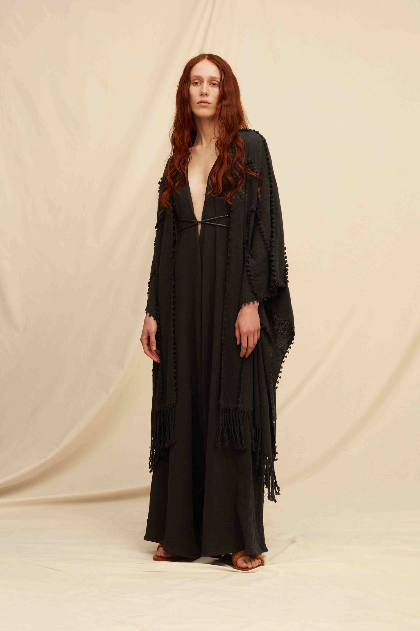 YALCHEN KNOTS CAPE - BLACK