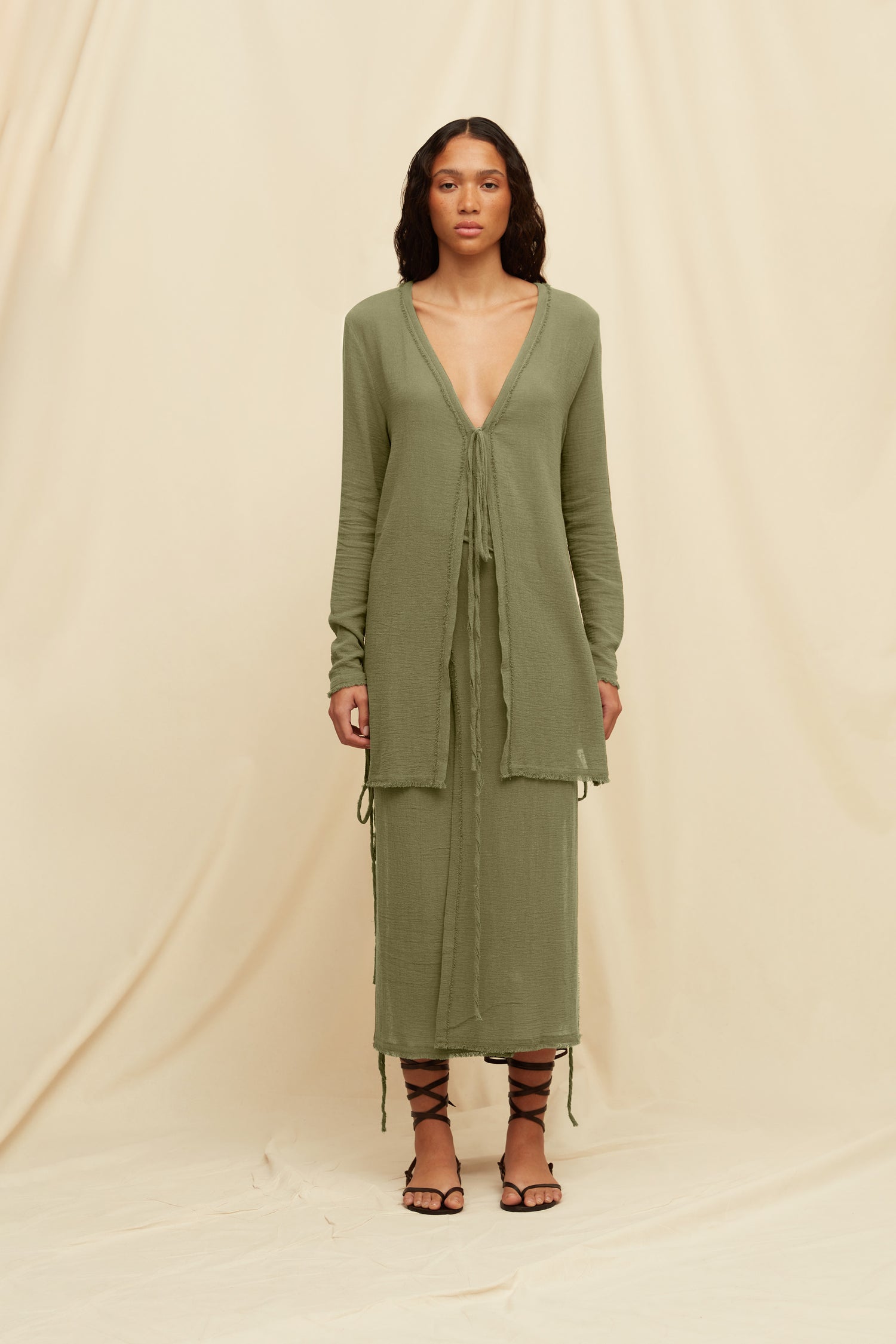 KAHAI TOP - OLIVE Hover Image