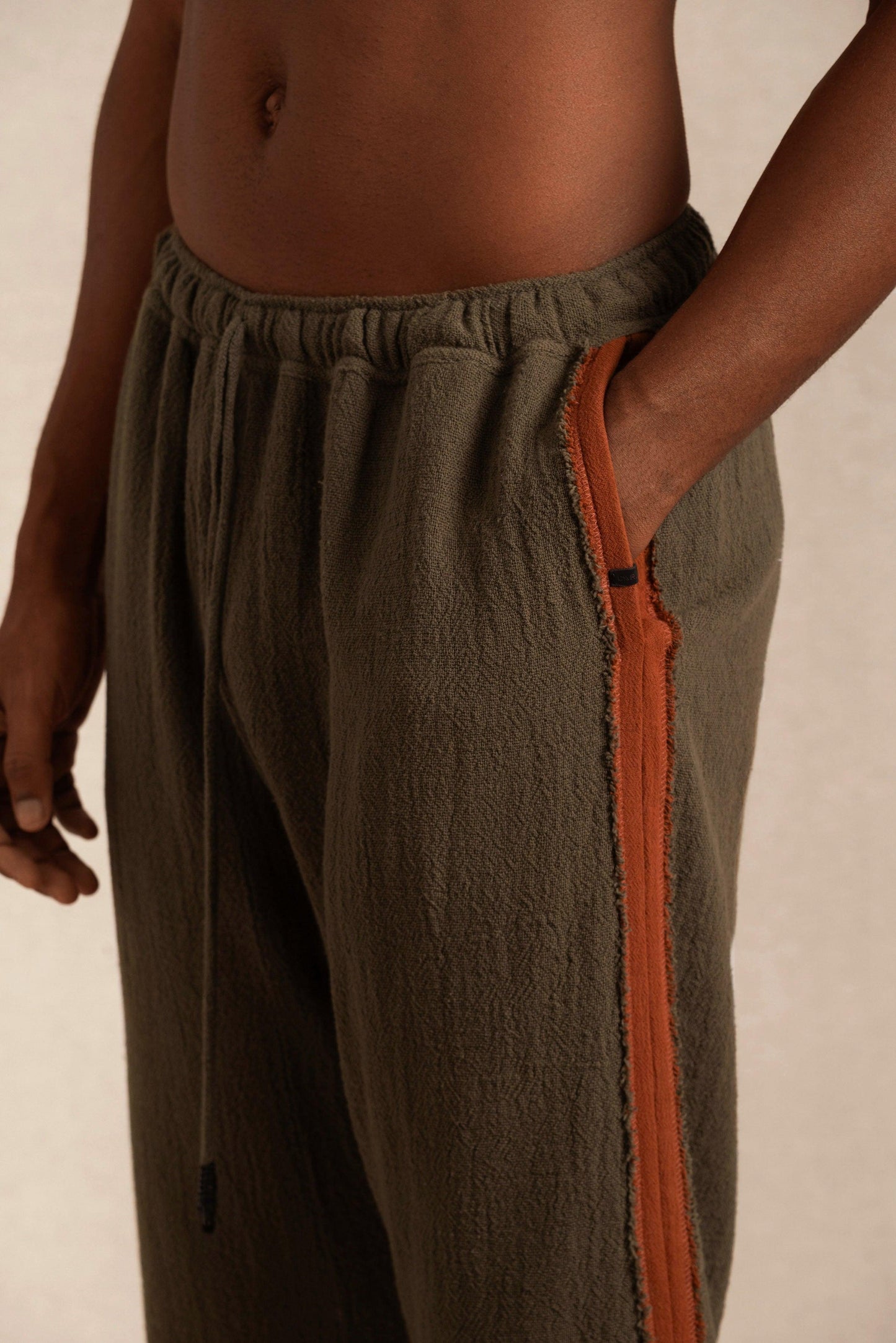 CHAYIKA PANTS - SLATE BLACK / KAOBA