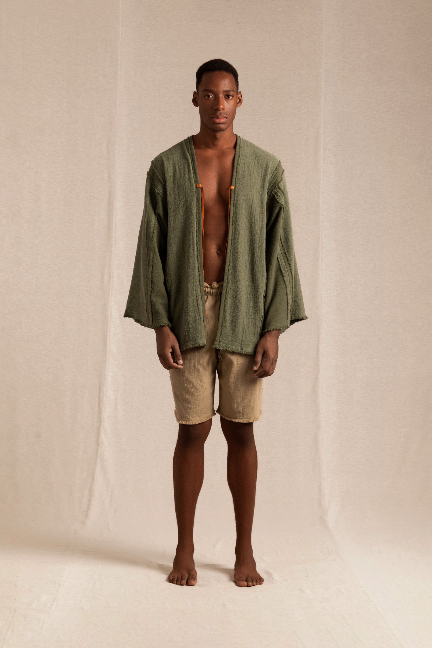 KANTUN VEST - OLIVE Hover Image