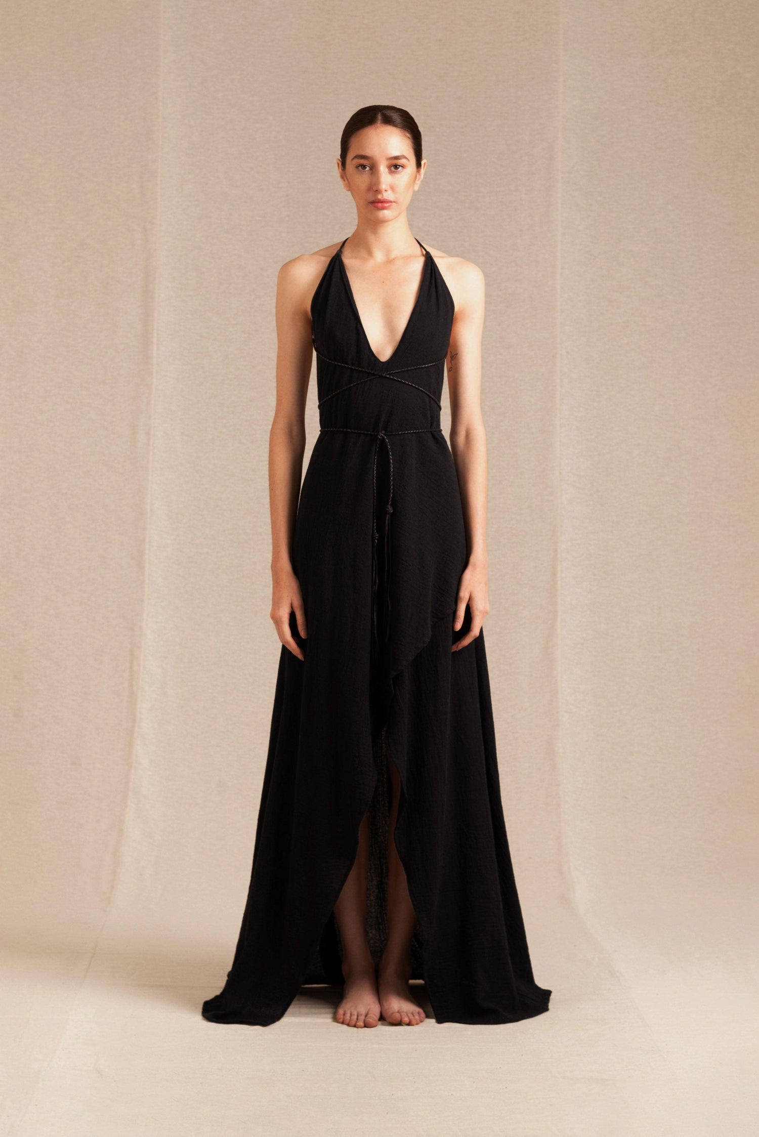 PAKAKU DRESS - BLACK Hover Image