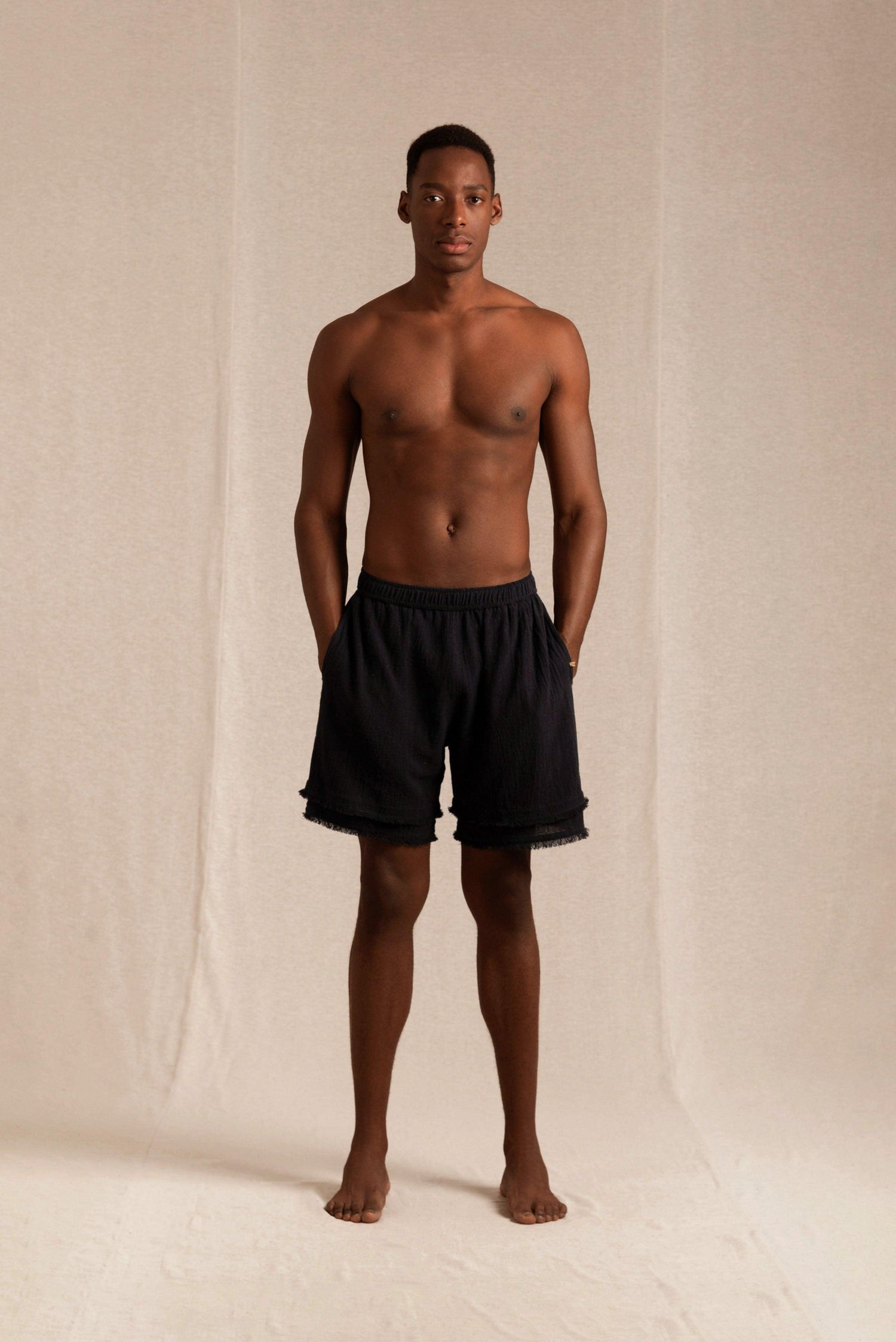 TAKTAAN SHORTS - BLACK Hover Image