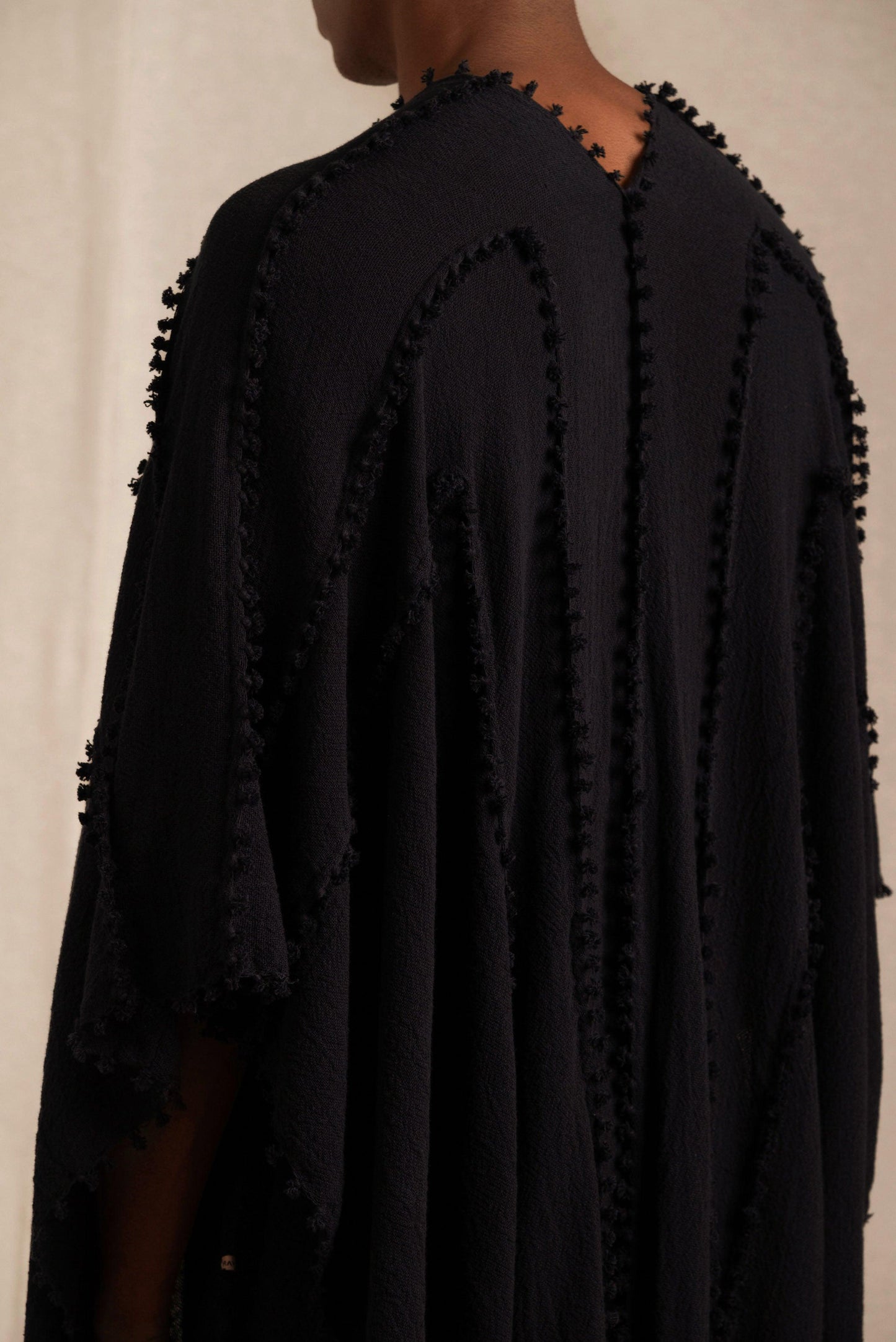 YALCHEN KNOTS CAPE - BLACK