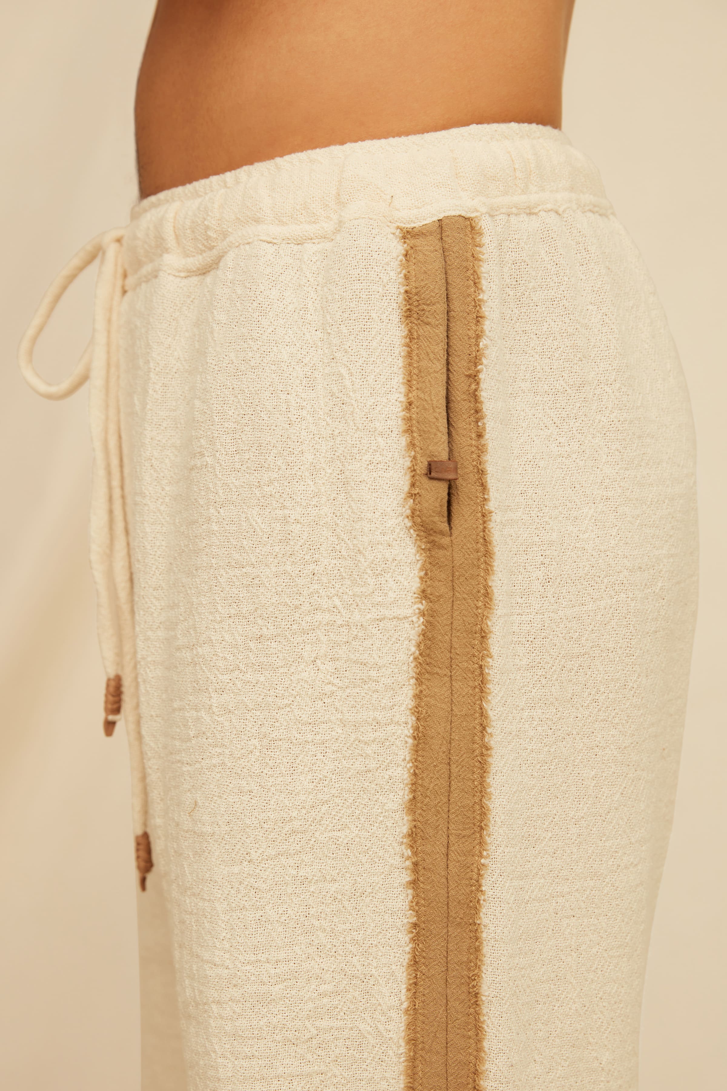 KAXIN SHORTS - NATURAL / SEPIA