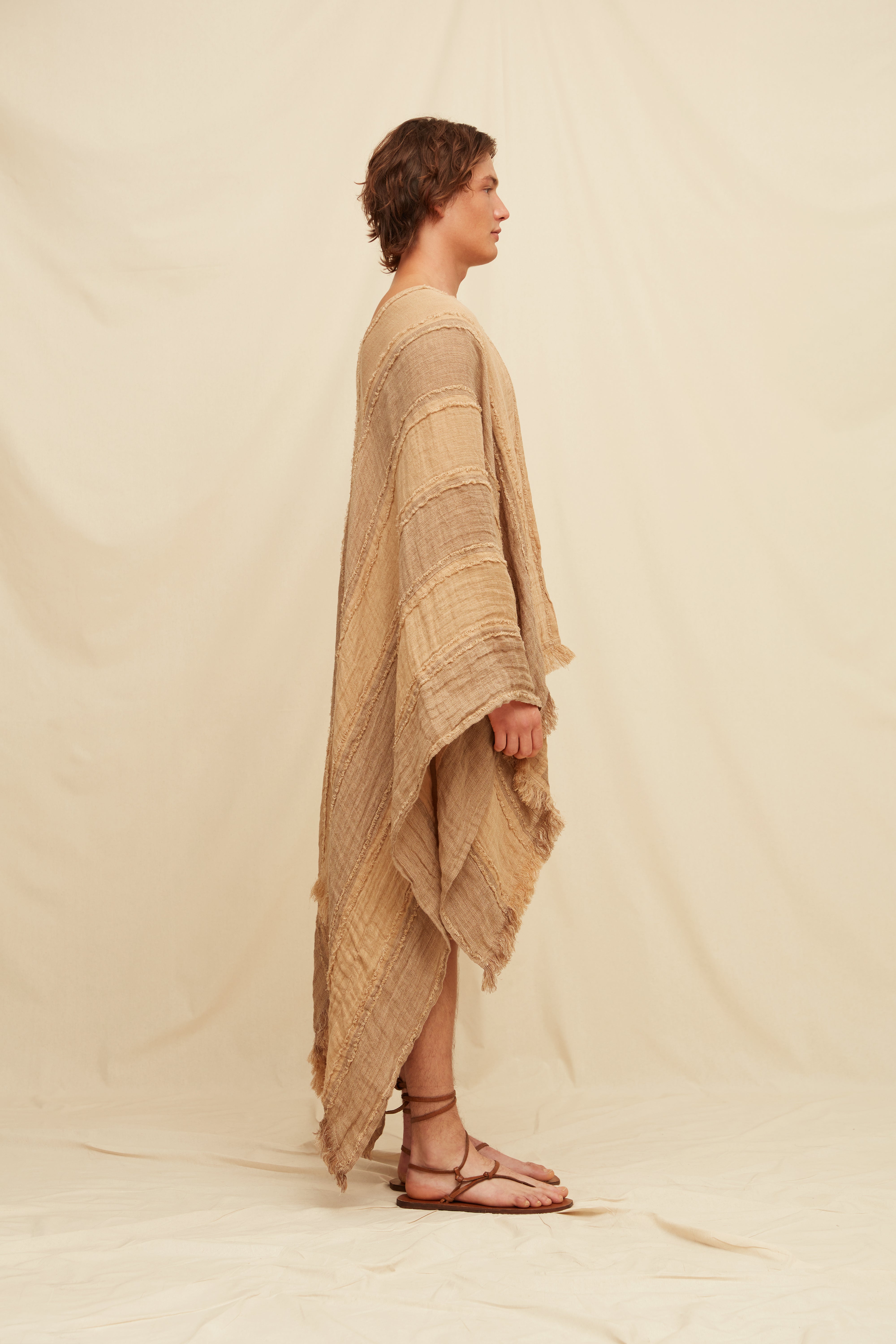 Puyul Lines Cape - Taupe / Clay