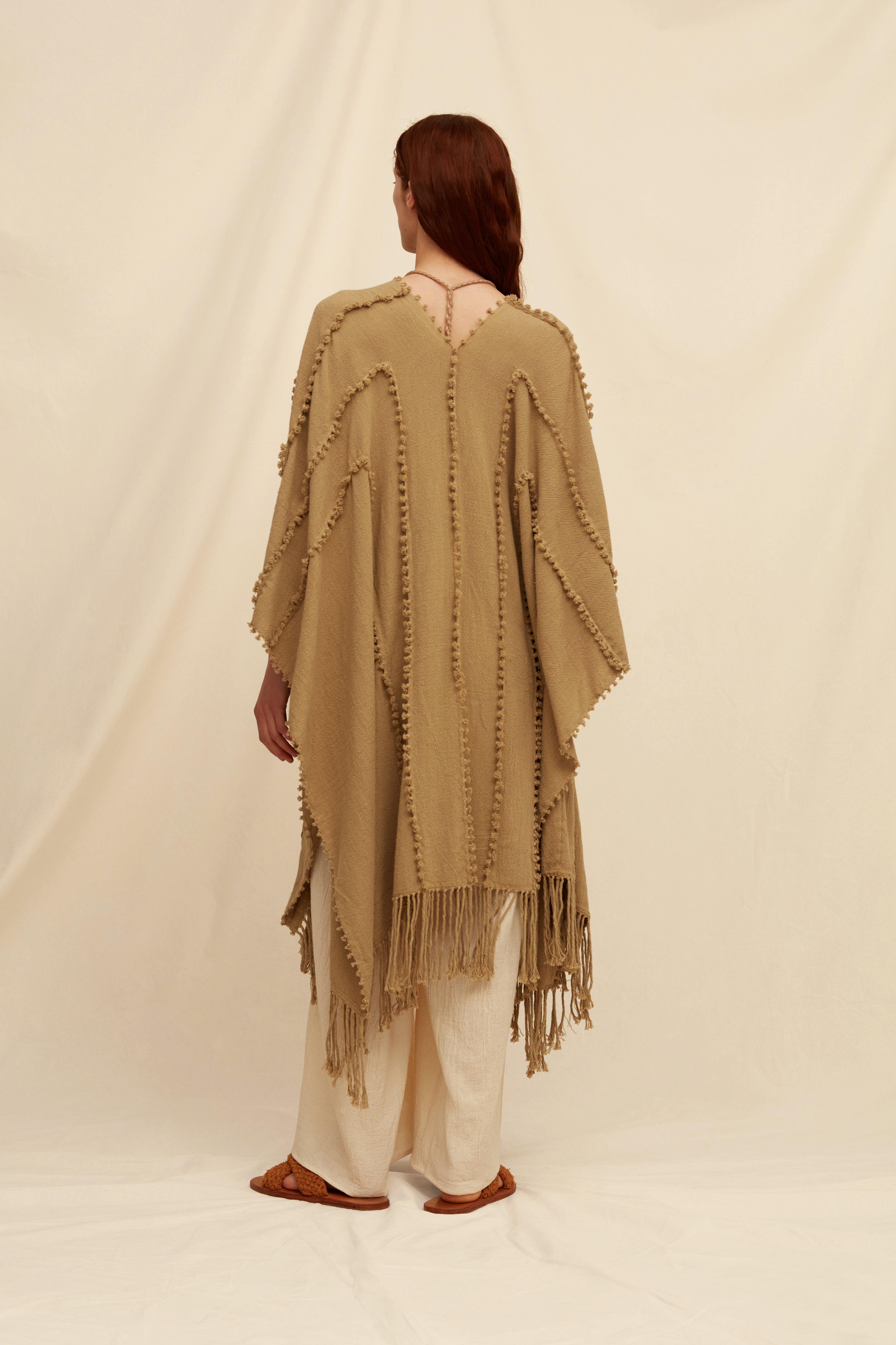 Yalchen Knots Cape - Sepia