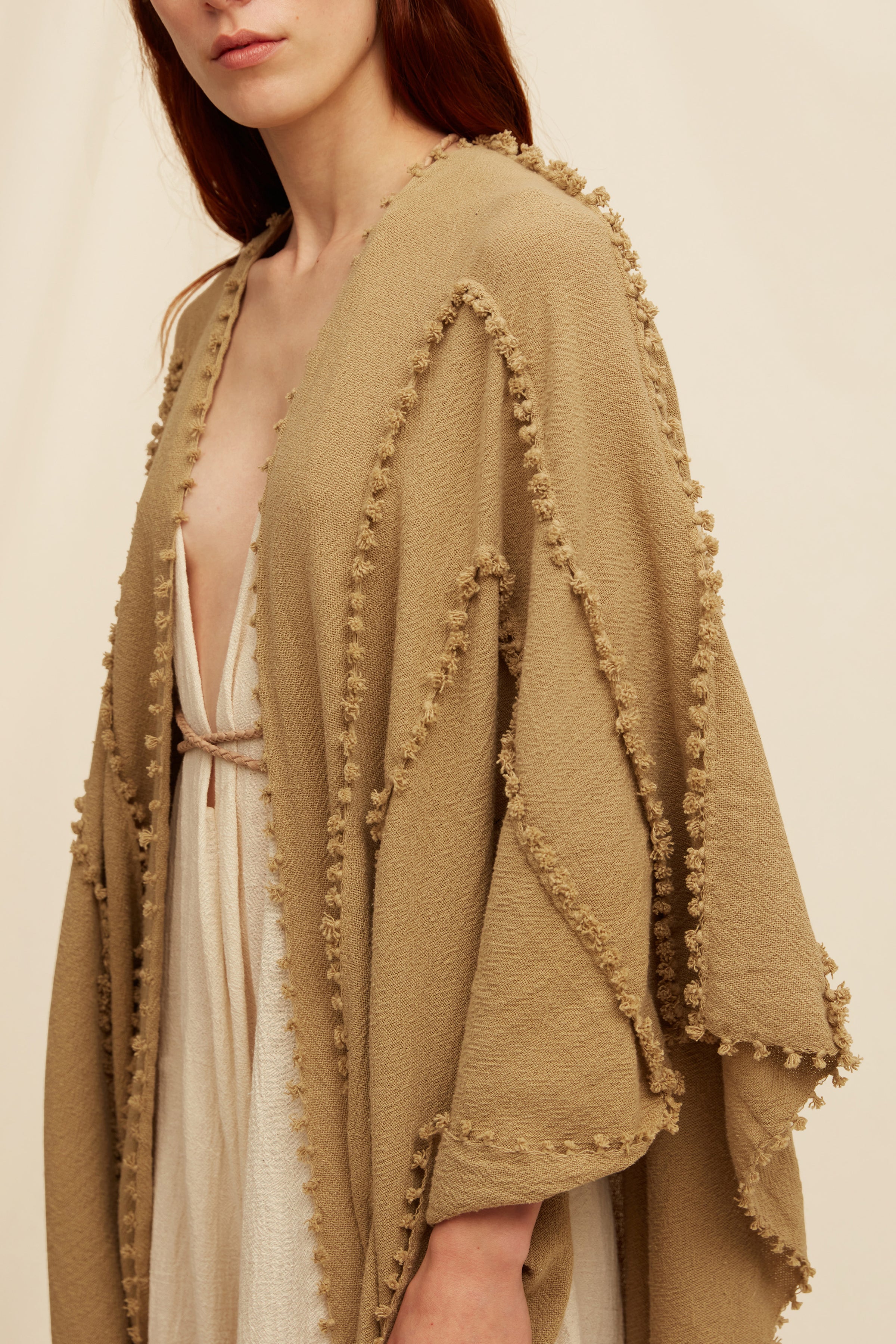 Yalchen Knots Cape - Sepia