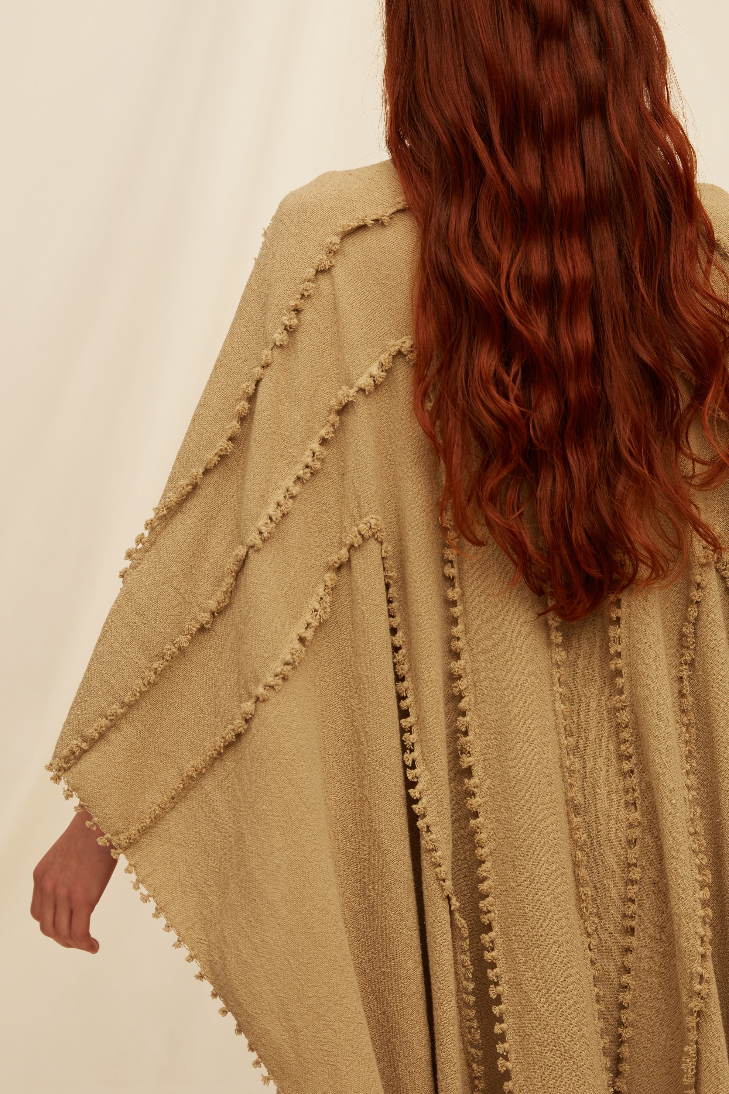 Yalchen Knots Cape - Sepia